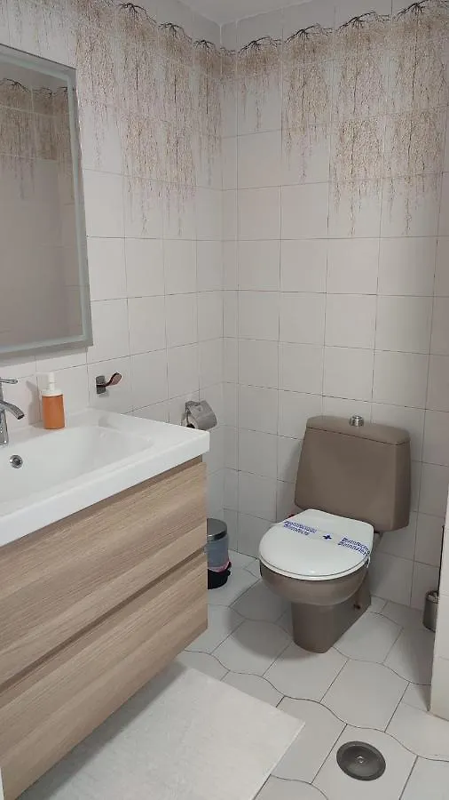 Homeforguest Beautiful Apartment With Sea Views In Benal Beach, Бенальмадена